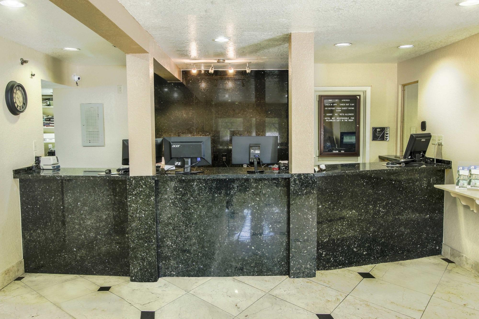 Inn Of America Palm Beach Gardens Exterior photo